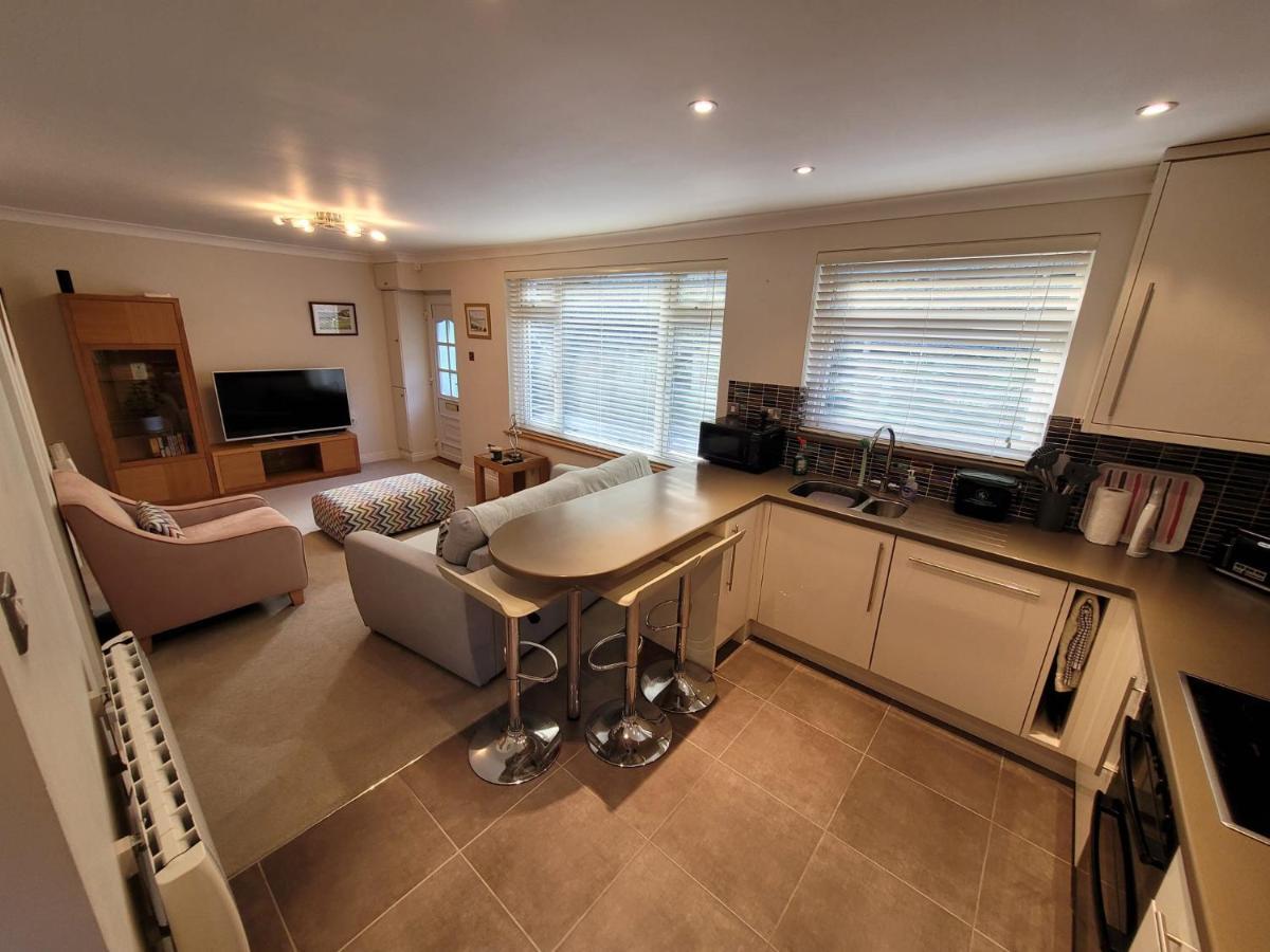 The Mumbles - Bungalow - 2 Bedrooms - Pet Friendly Swansea Dış mekan fotoğraf